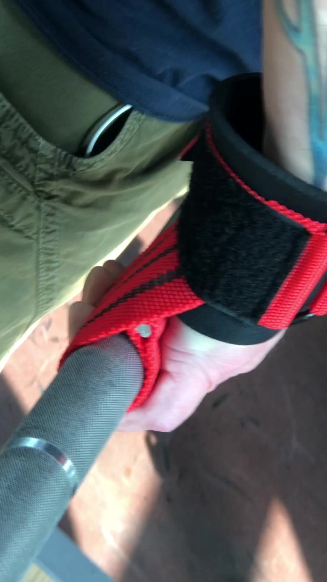 Weightlifting straps short wide black